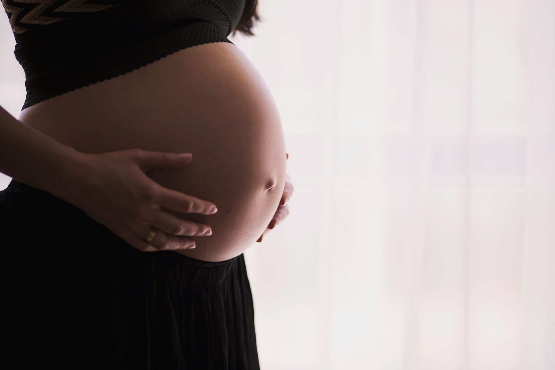 pregnant woman, pregnant belly, stress and fertility, infertility 